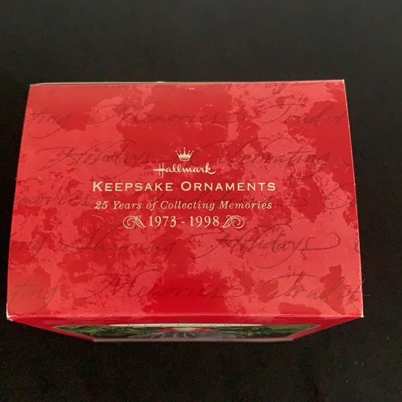 1998 Hallmark Holiday Barbie Ornament - Picture 5 of 13